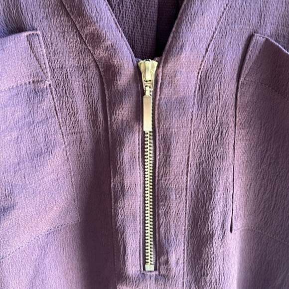 Express Half-Zip V-Neck Cap-Sleeve Plum Top Size Small Excellent Condition - Picture 4 of 9